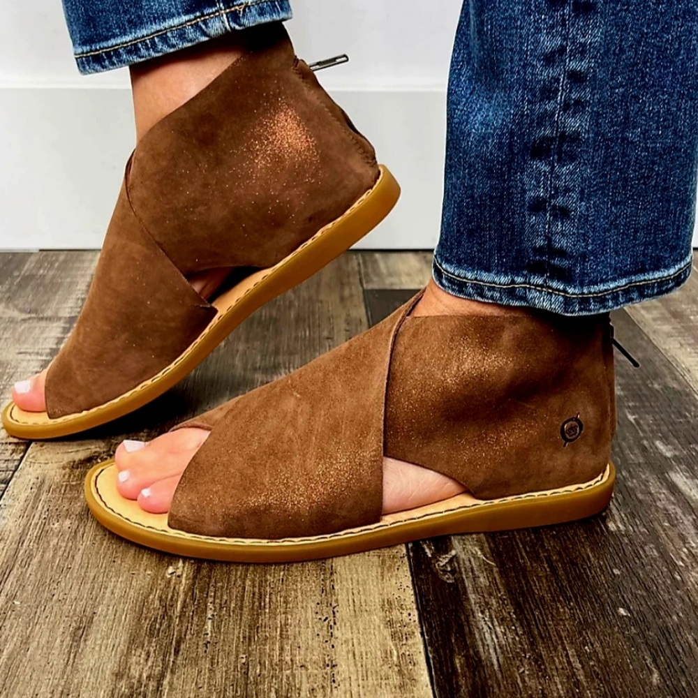 Born IWA sandals, tan suede, size 9